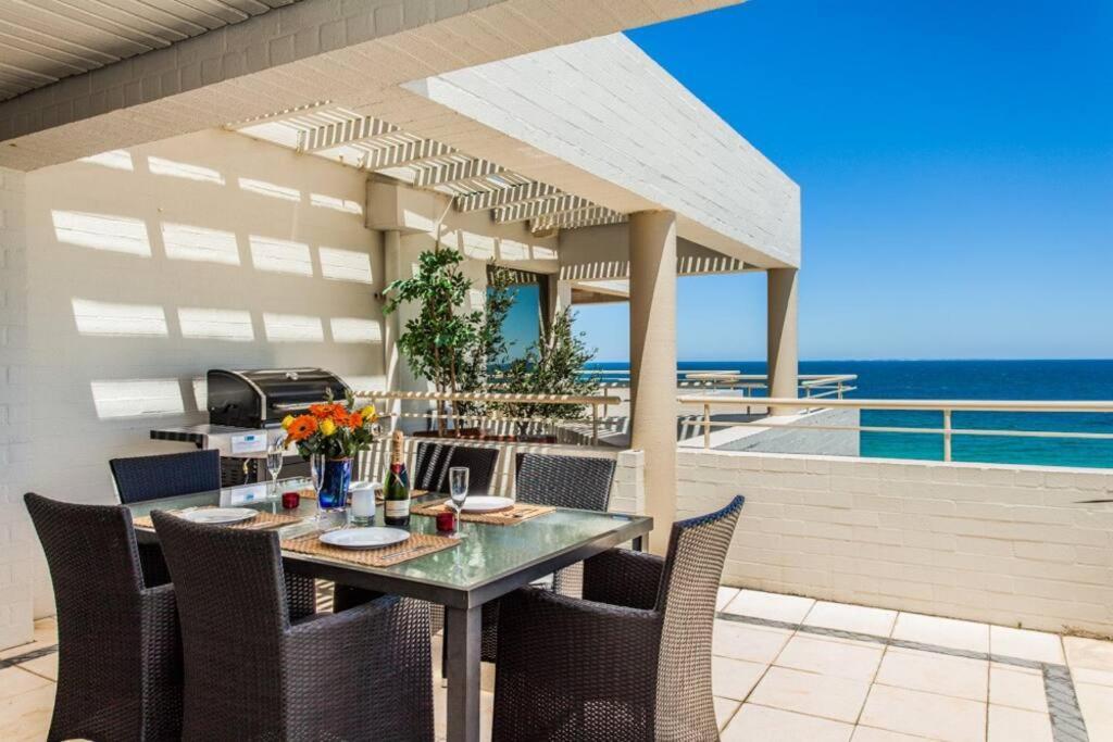 Beach View Apartment In Cottesloe Perth Eksteriør billede