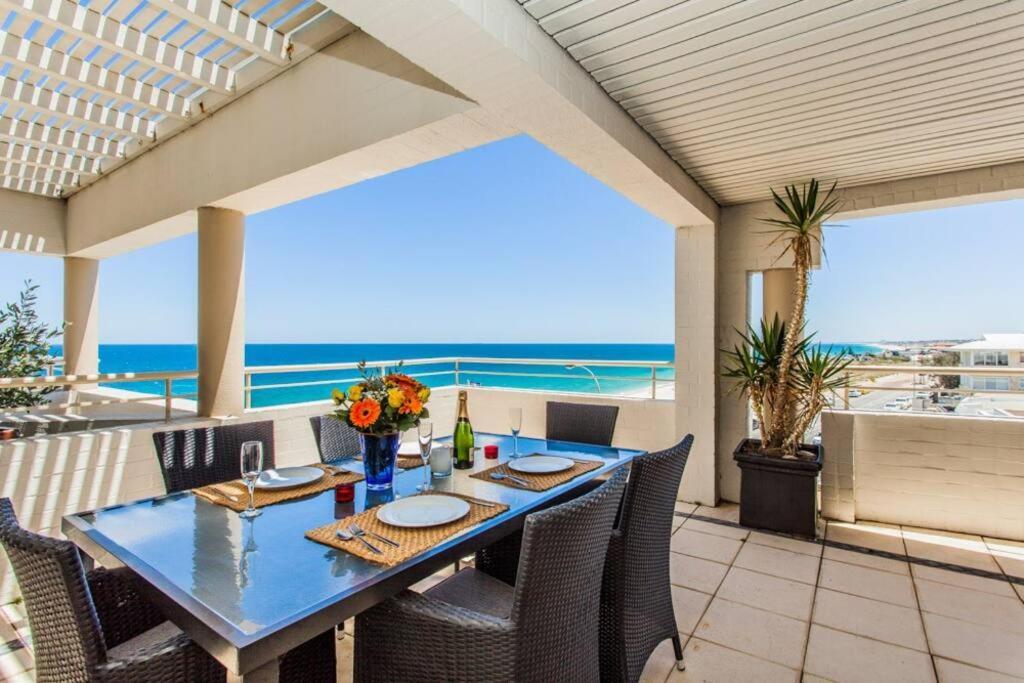 Beach View Apartment In Cottesloe Perth Eksteriør billede
