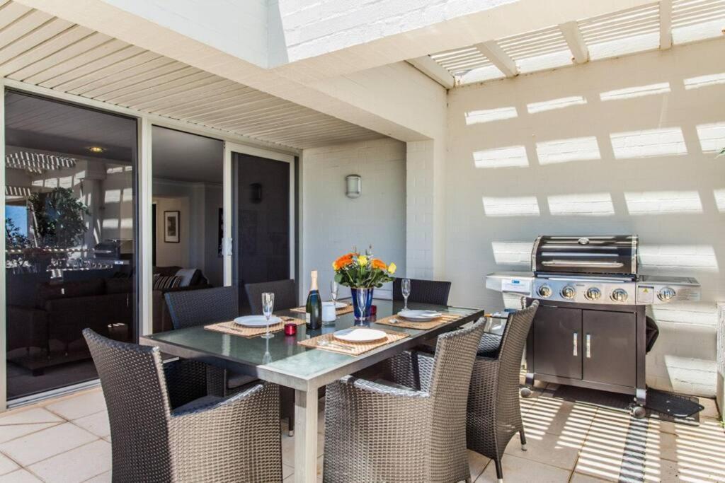 Beach View Apartment In Cottesloe Perth Eksteriør billede